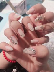 -阿噶西美甲美睫