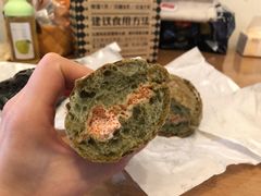 草莓飞鱼籽面包-Let's Taipei 非常烘焙(太古里店)