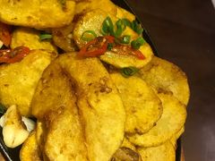 -阿瓦山寨·湘菜现炒·剁椒鱼头王(咸阳总店)