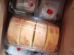 -红宝石·鲜奶小方·海派西点房(南丹店)