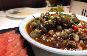 Saucy Snail with Fermented Wine Aroma