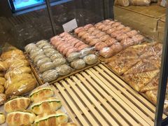 -顶东面包花园·生日蛋糕(世博店)