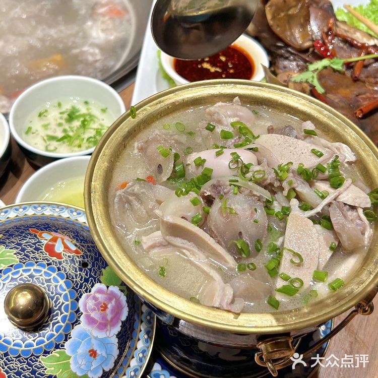 🥩好羊肉清水煮,美味尽在 313 羊庄!✨