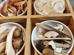 -阿婆情腊排骨火锅·野生菌季(古城旗舰店)
