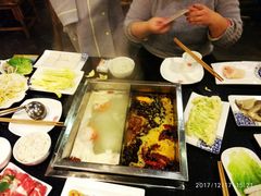 -百年川椒重庆老火锅(光谷店)
