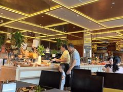 -大中华希尔顿酒店-念自助餐·嗨啤·小龙虾