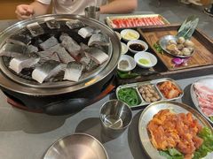 -围炉肉舍•炭烤活鳗•丹东海鲜烤肉(步行街店)