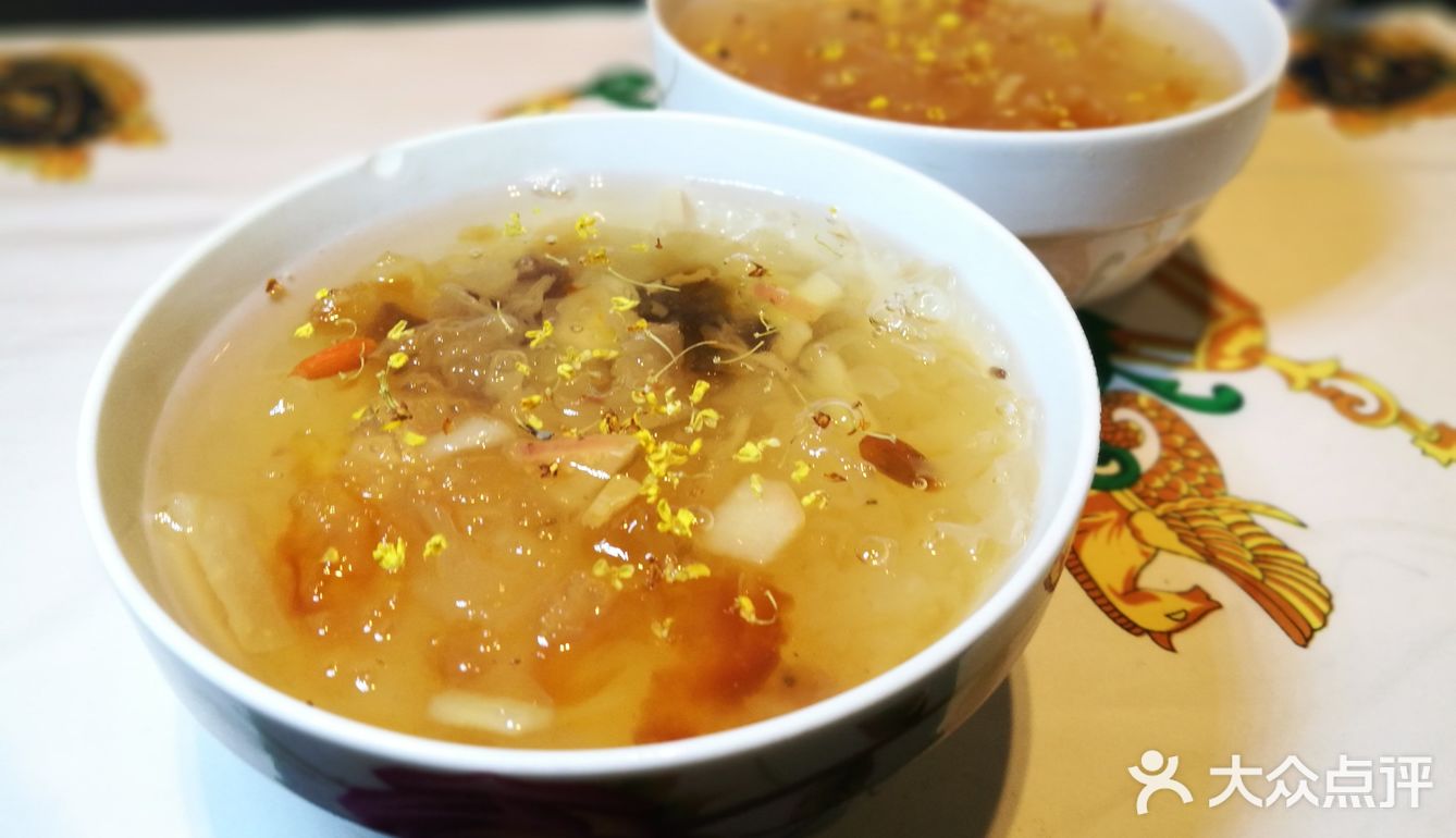 满满胶原蛋白——桃胶皂角米炖银耳