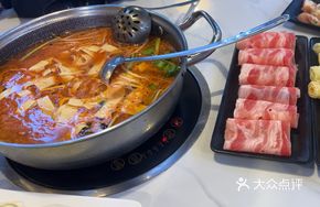 Signature Dong-style Fermented Sour Soup Pot