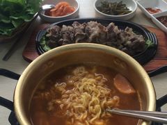 -拌来拌去石鍋拌飯(文鼎店)