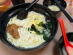 -灵芝妹子海鲜米线(瓦房店新玛特店)