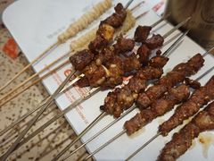 -小董哥烤串·爆汁大油边(故宫店)