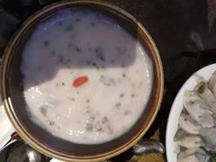 -老牌坊云南鱼豆花火锅(哈西万达店)