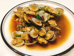 葱姜炒花蛤-鑫悦楼煎蟹·16年海鲜大排档