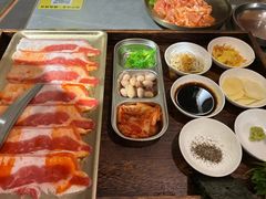 -围炉肉舍•炭烤活鳗•丹东海鲜烤肉(步行街店)