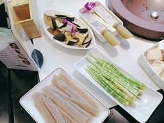 -鲜念蒸汽石锅鱼(红山6979店)