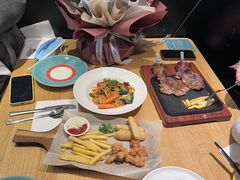-菲滋意式餐厅(海宁银泰城店)