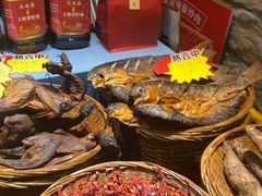 -毛家饭店·30年融合新湘菜(汉峪金谷店)