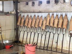 -黄记四更烤乳猪店