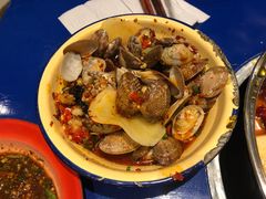 冒花甲-马路边边火锅串串(观前街店)