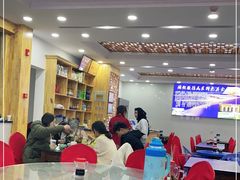 大堂-撒拉人家.酸菜牦牛肉火锅