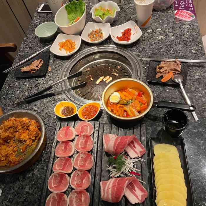 汉拿山(菱角湖万达广场店)-"烤肉味道很不错,服务员美女态度也很好,还