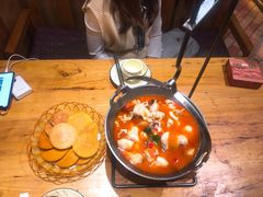 -老滇山寨•云南特色菜•地方菜•民族风情歌舞表演(金碧店)