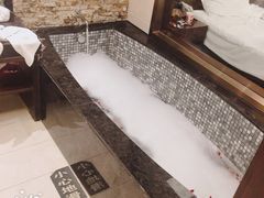 -兴芮温泉度假区