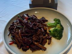 -八府香鸭·啫啫煲(华山路店)