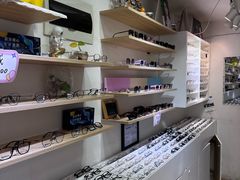 -天空之镜眼镜店蔡司依视路授权店(天通苑店)