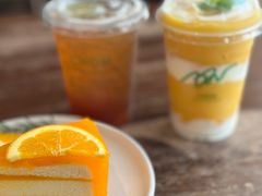 -Chom Cafe and Restaurant