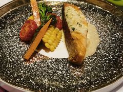 香煎三文鱼-水桶王国主题餐厅·聚会·生日派对·亲子活动·家庭套餐(亚龙湾希尔顿店)