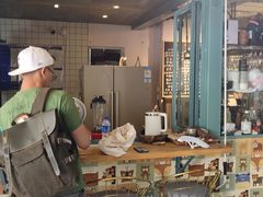 -喵屿·大理花园猫咖