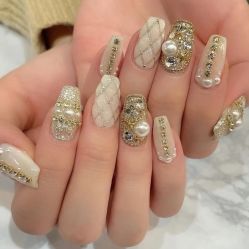 -悦指间美甲美睫