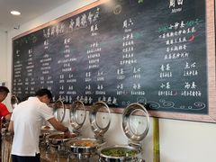 -广州鸿粤星辉奔驰4S店(钟村店)