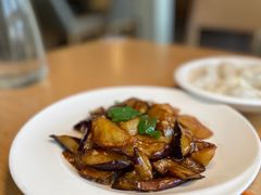 -关东小磨东北菜(上海长风大悦城店)