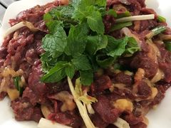 -黄利砖万峰林布依特色酸笋牛肉馆