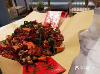 地点️：在九龙仓的6楼，一上电梯就能看到了