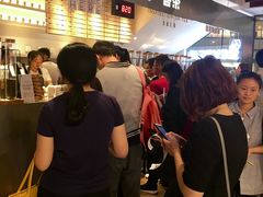 等位区-喜茶(上海正大广场店)