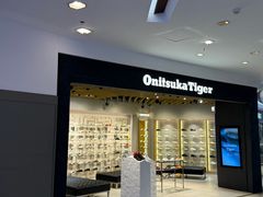 -Onitsuka Tiger(港汇恒隆广场店)