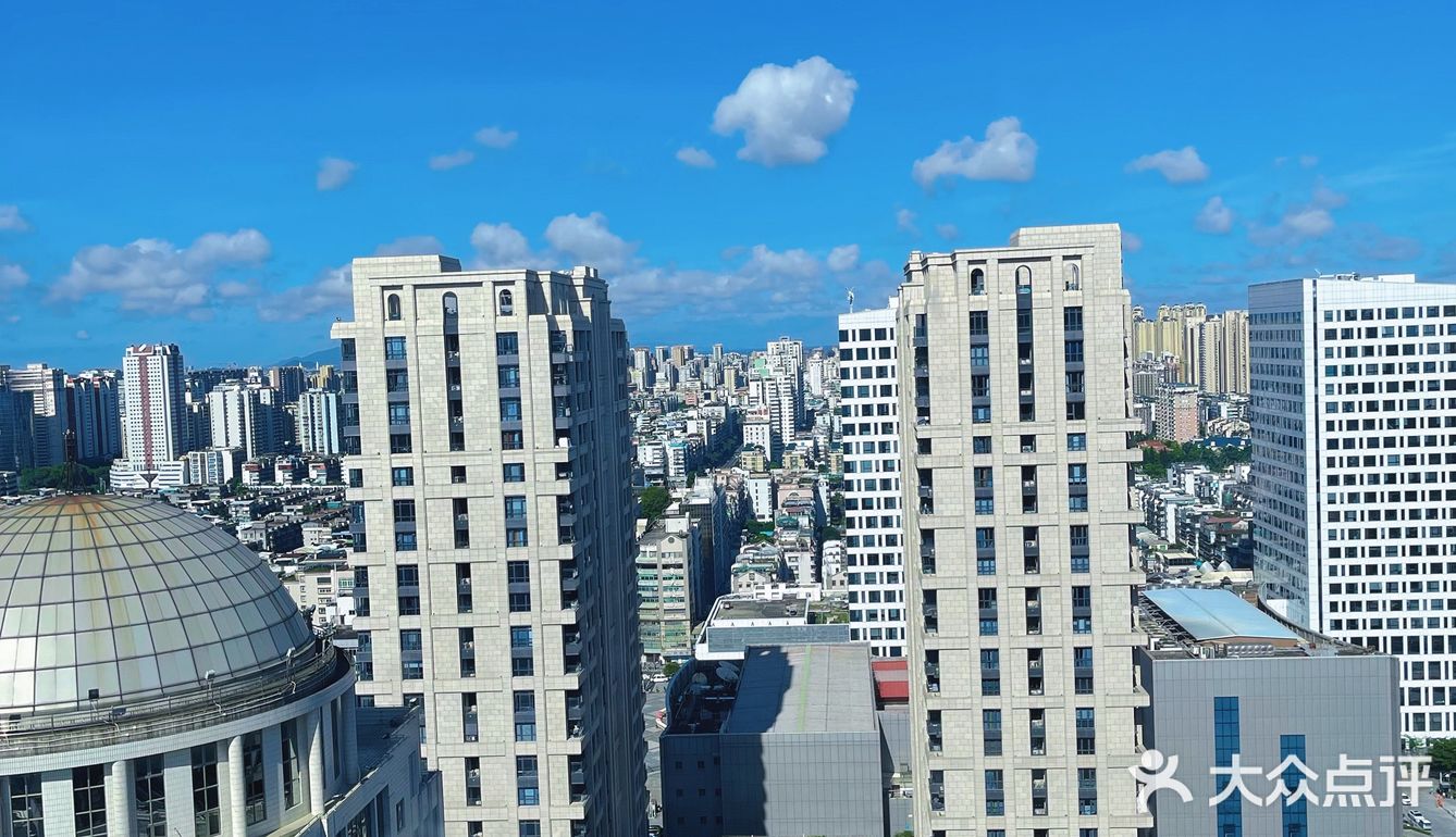 人均20几 店名：Jenny见你 高空景观甜品