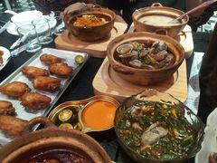 -何妹湿辣牛肉·粤式烧烤砂煲(桂雅路店)