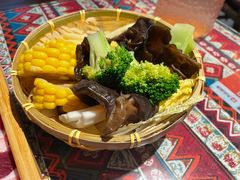 昆明寻甸酸菜牛肉火锅-云边嬢嬢·云南野料现摏火锅