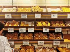 面包甜点陈列柜-老佛爷饼店