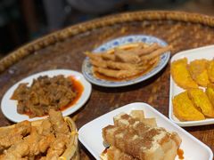 阿婆酥肉-爆炸头阿姨小四川正宗川味小吃(无任何分店)