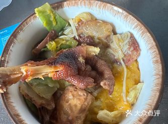 早：白菜金针菇面条+1个鸡爪+1/4馒头（午饭的菜汁