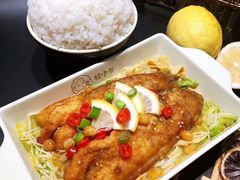 -鲲少爷烤鱼饭.螺蛳粉·清真(爱琴海店)