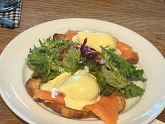 -ROAST coffee & eatery