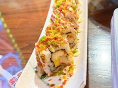三彩脆香雪蟹卷寿司-桃太郎寿司料理(南坪店)