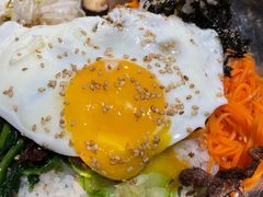 烤牛肉拌饭-马路牙子烧烤音乐酒馆(望京店)
